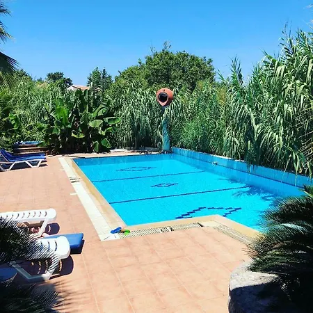 Holiday In Kyrenia/alsancak Villa Girne