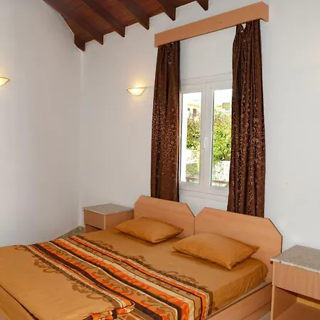 Holiday In Kyrenia/alsancak 别墅 凯里尼亚